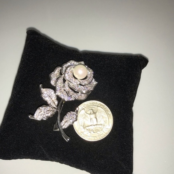 Rose Brooch - Picture 7 of 14